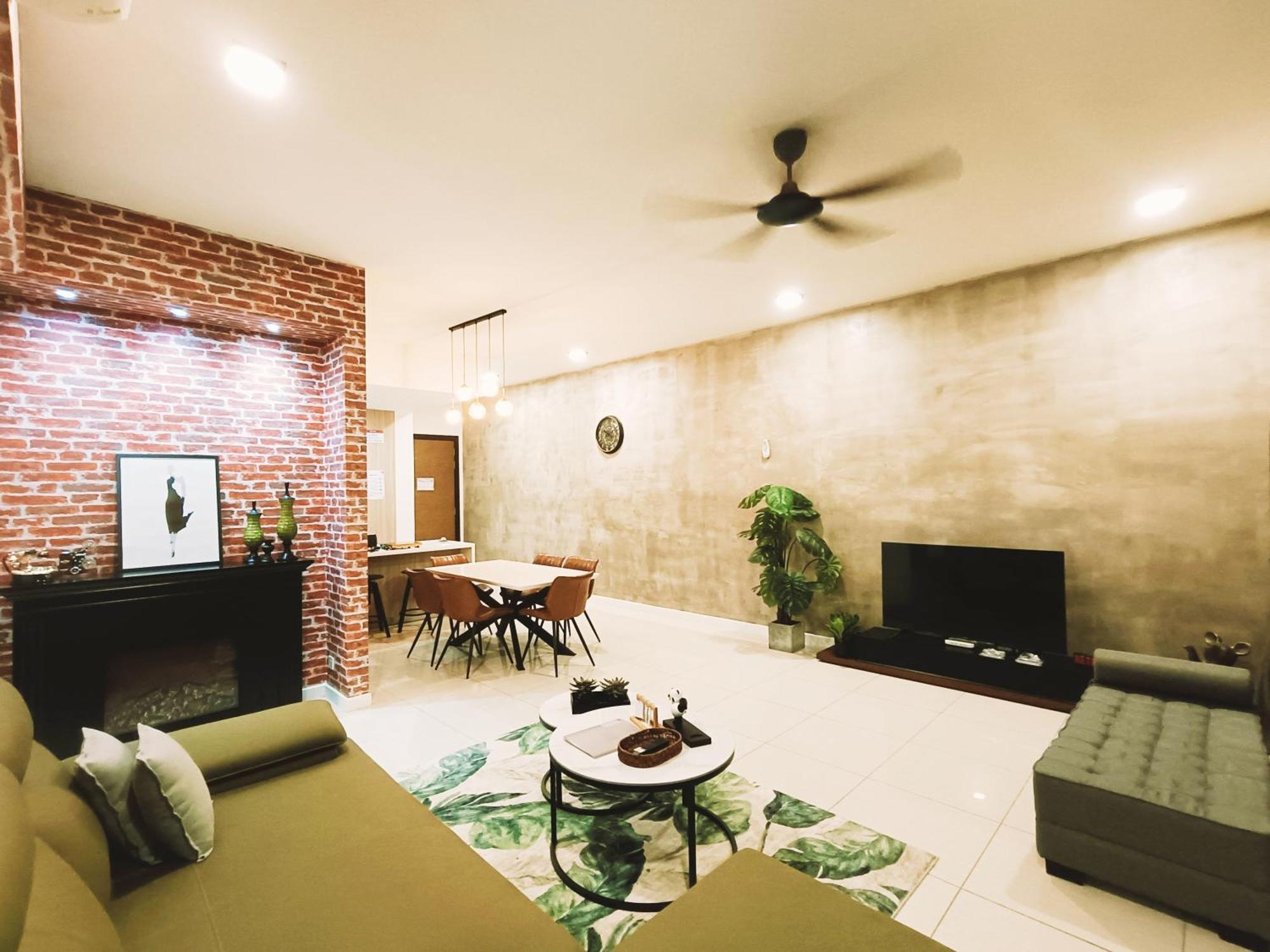 7 For 4 To 12 Pax Of 4 Bedrooms And 3 Bathrooms Near Klcc *