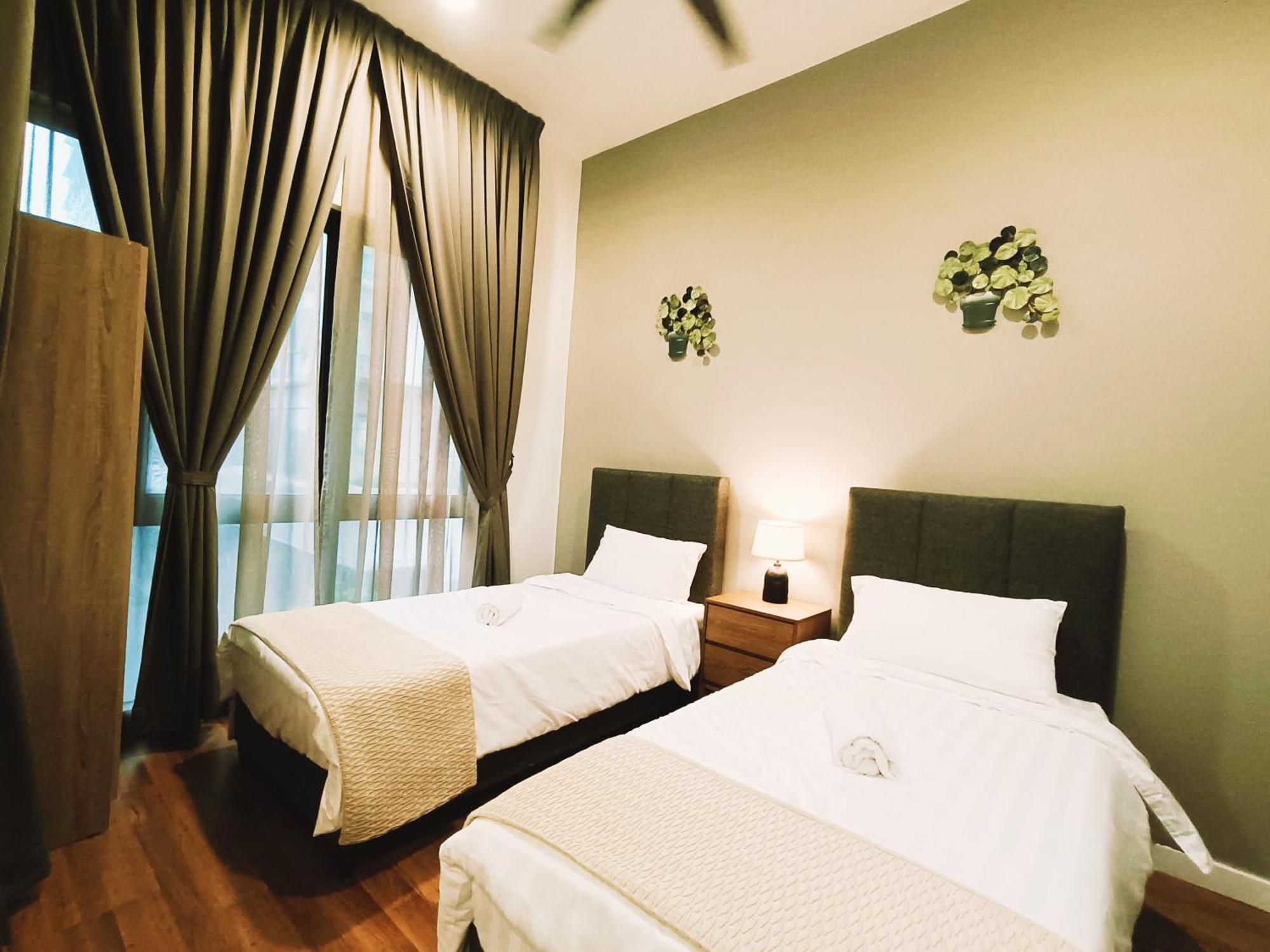Apartemen 7 For 4 To 12 Pax Of 4 Bedrooms And 3 Bathrooms Near Klcc *